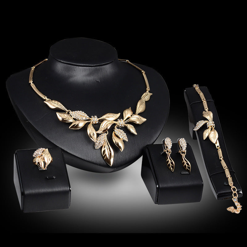 Aurelia | Brautschmuck-Set mit Eleganten Diamanten und Blattmuster für Damen