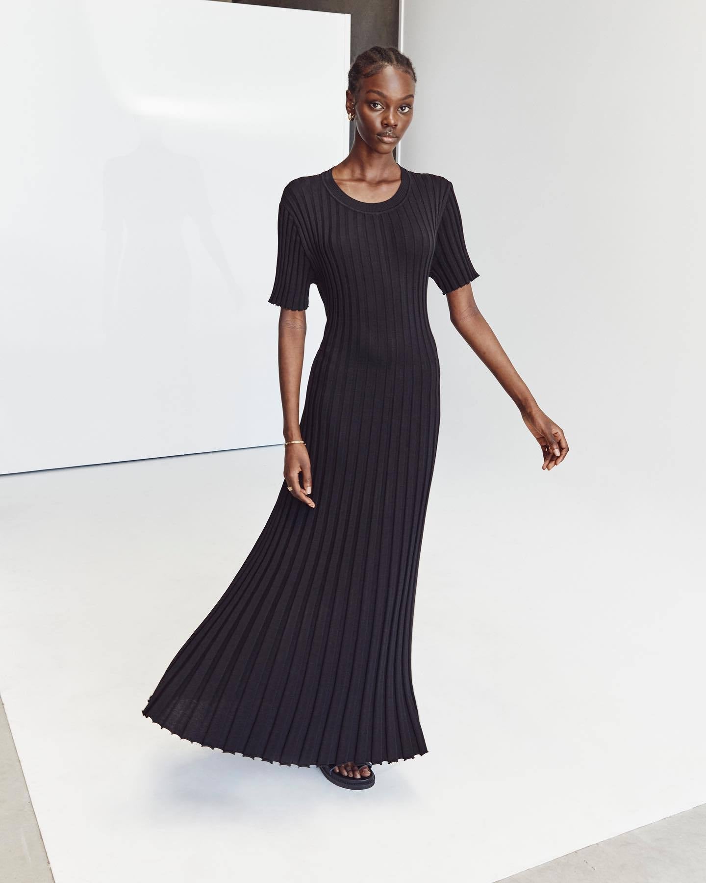 Amara | Strickkleid mit Femininer Silhouette und Eleganter Schnürung für Frauen