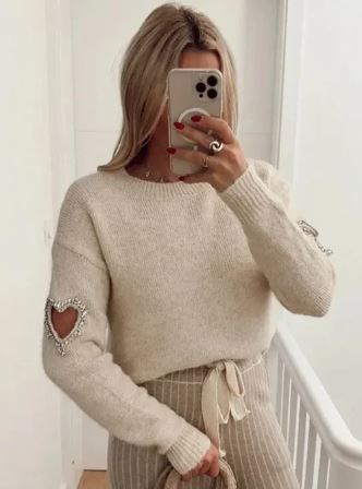 Liana | Pullover mit elegantem Herz-Ausschnitt und femininer Passform für Frauen