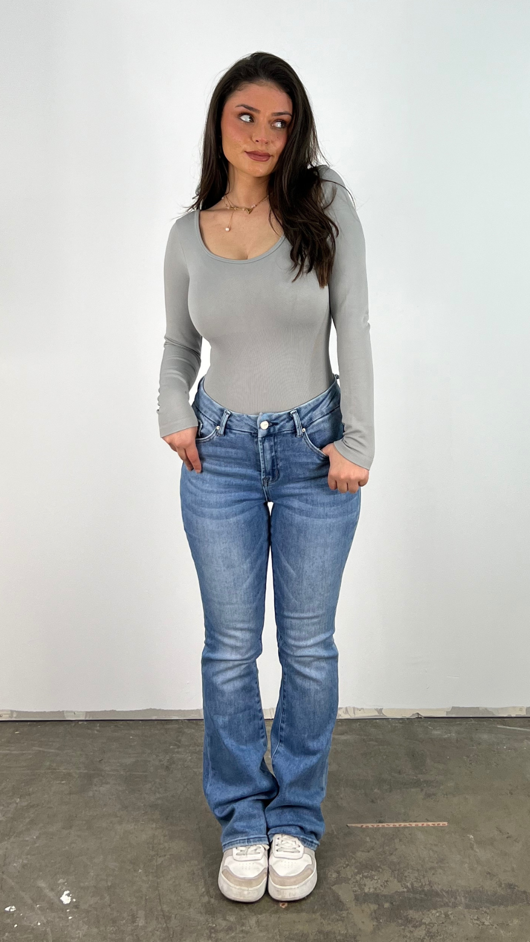 Luna | Flared Jeans mit Figurbetonter Passform und lässigem Flair für Frauen