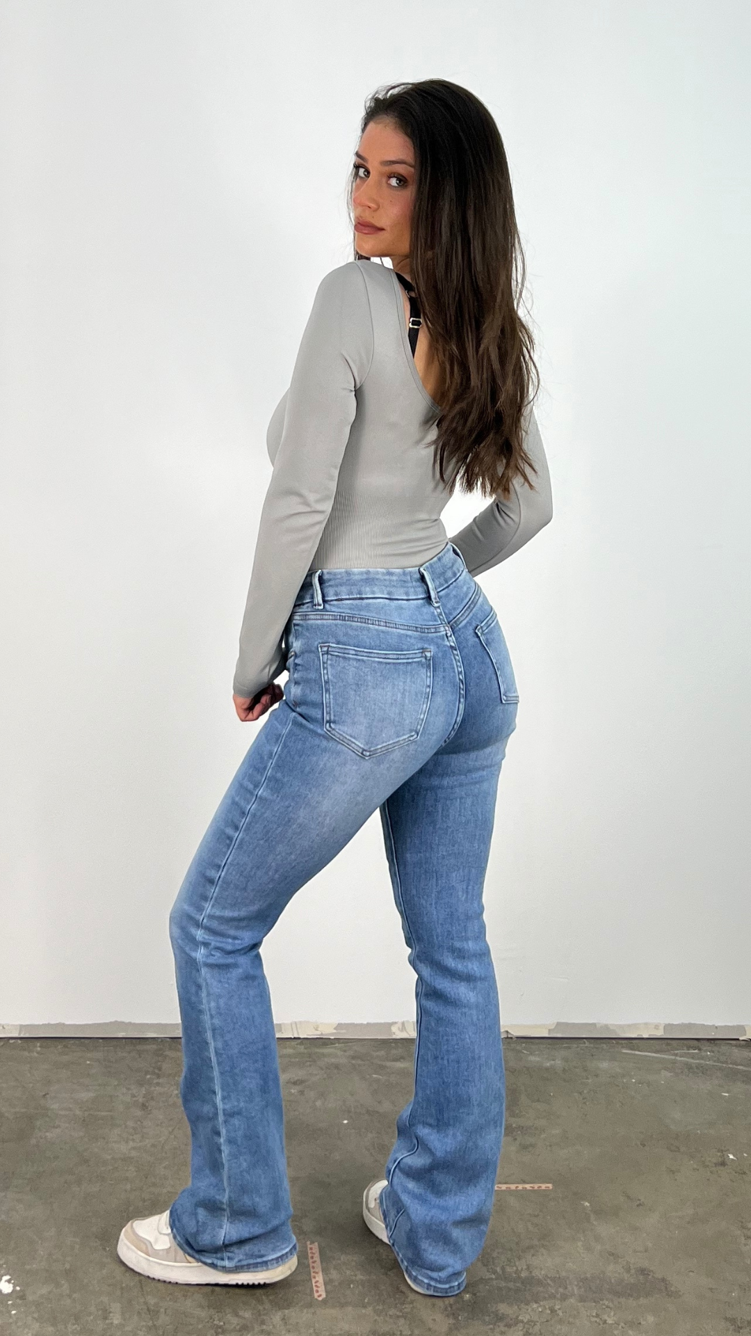 Luna | Flared Jeans mit Figurbetonter Passform und lässigem Flair für Frauen