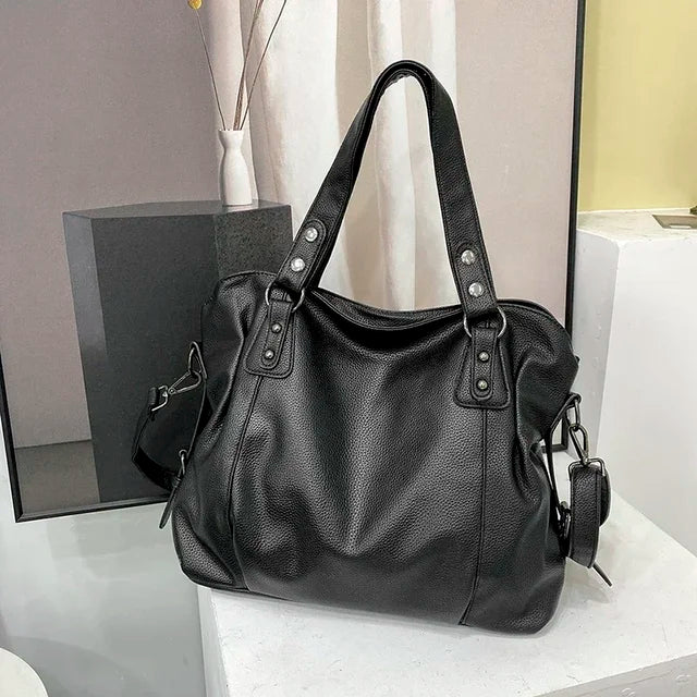 Luna | Hobo-Schultertasche aus Leder mit luxuriösem Gefühl und eleganter Ästhetik für Damen