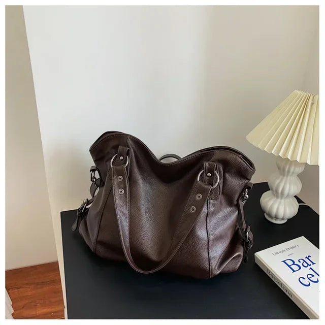 Luna | Hobo-Schultertasche aus Leder mit luxuriösem Gefühl und eleganter Ästhetik für Damen