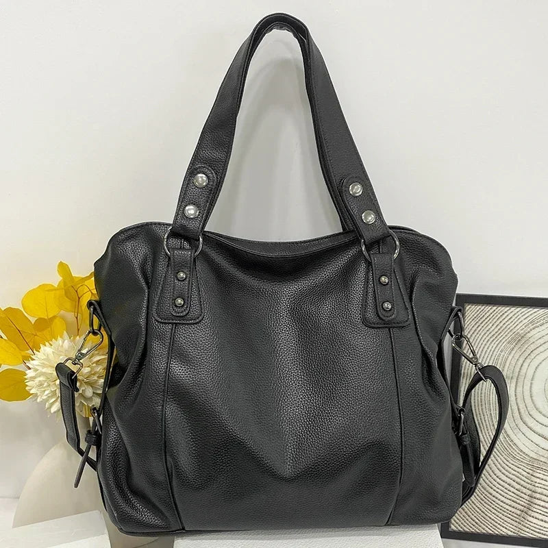 Luna | Hobo-Schultertasche aus Leder mit luxuriösem Gefühl und eleganter Ästhetik für Damen