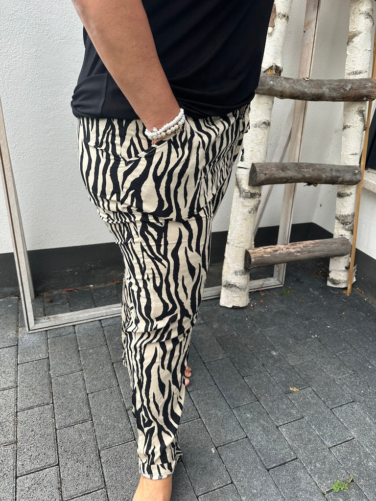 Zara | Marlene Hose mit Stilvollem Zebra-Print und Bequemem Stretch für Damen