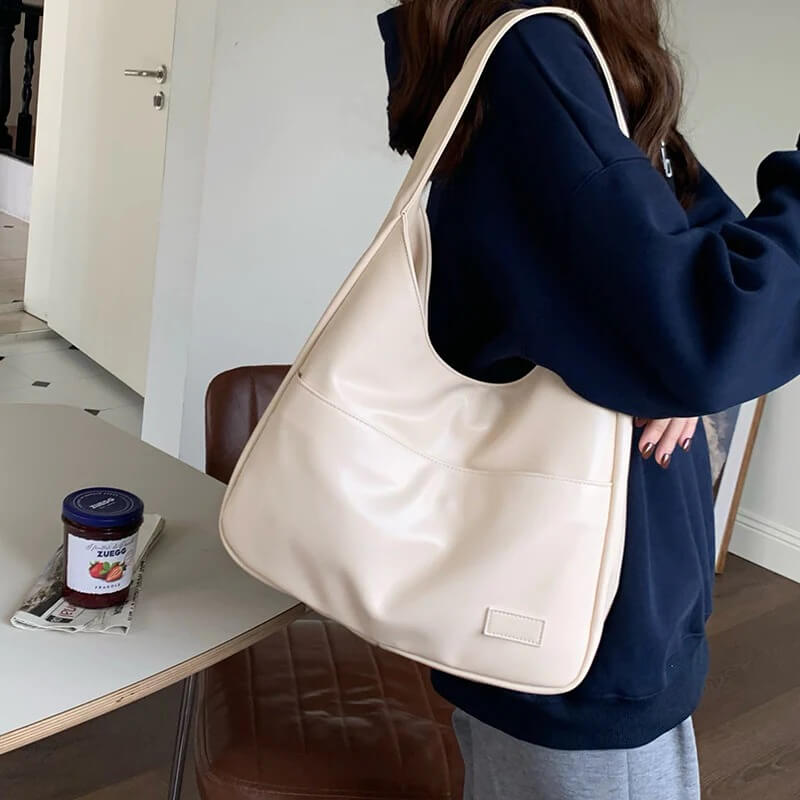 Livia | Umhängetasche aus Kunstleder mit geräumiger Vordertasche und stilvollem Design für Damen