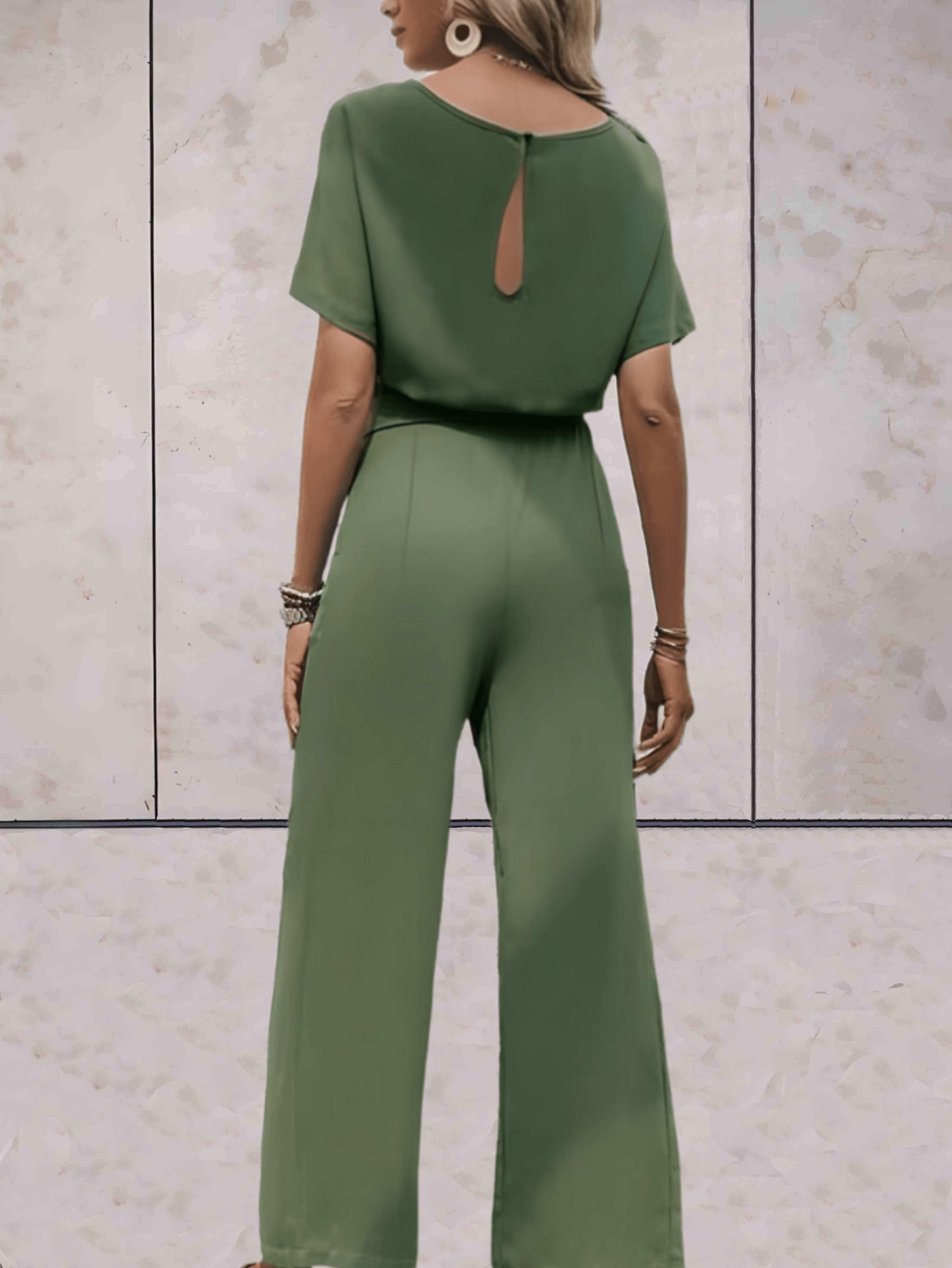 Celestia | Jumpsuit mit Stilvollem Gürtel und Kurzen Ärmeln für Frauen