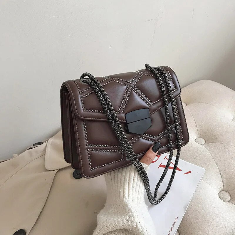 Celestina | Kleine Tasche mit Eleganter Nietenkette und Vintage-Design für Frauen